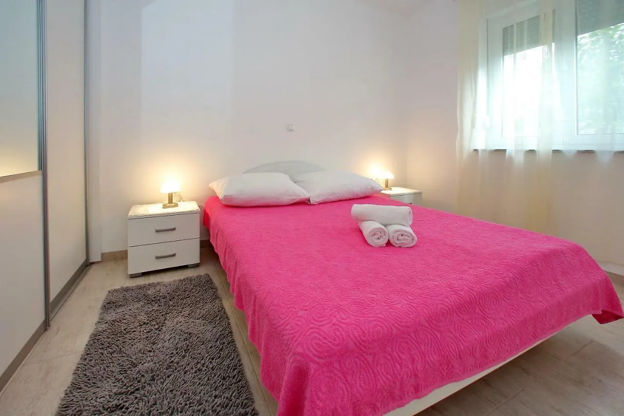 Apartment Robert Zadar