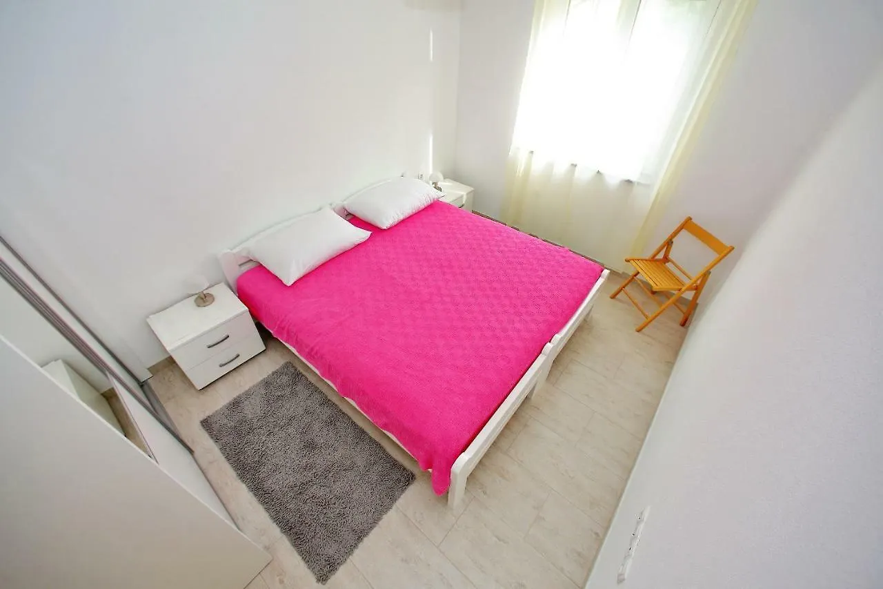 Apartment Robert Zadar