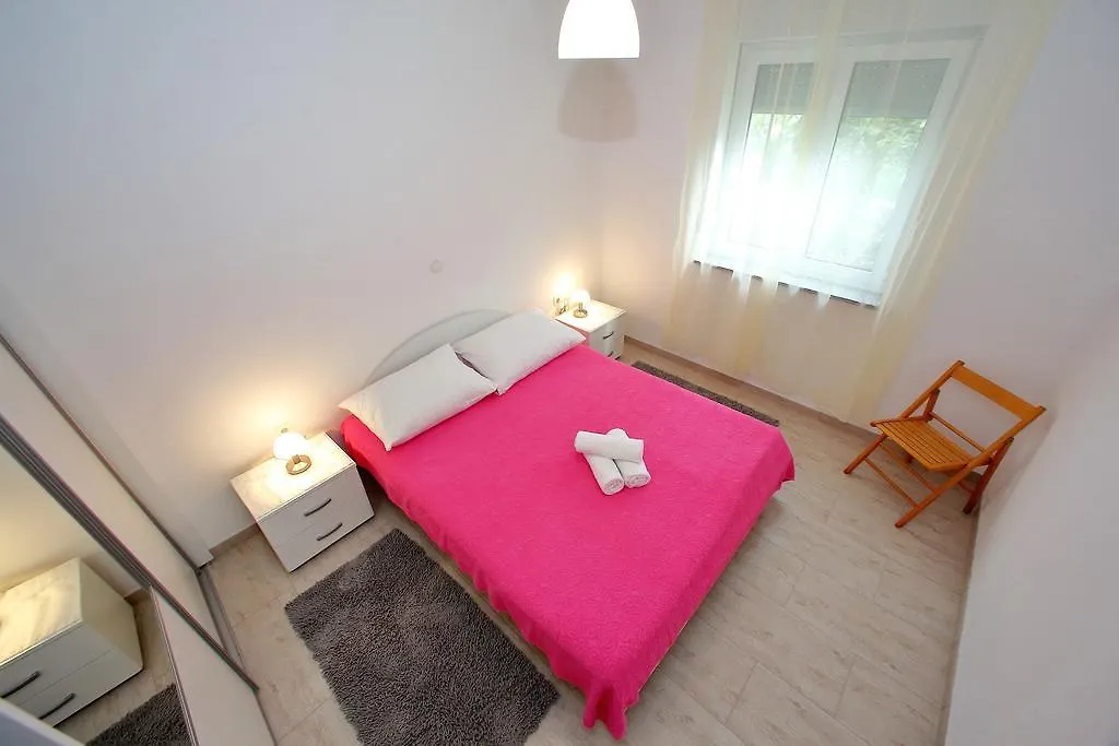 Apartment Robert Zadar