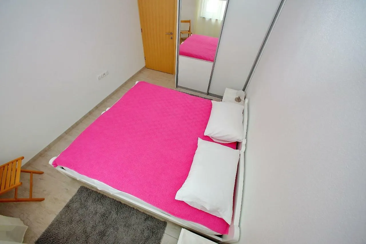 Apartment Robert Zadar